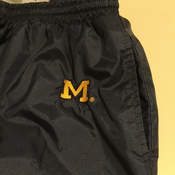 Vintage University of Michigan wind pants - Picture 5 of 7